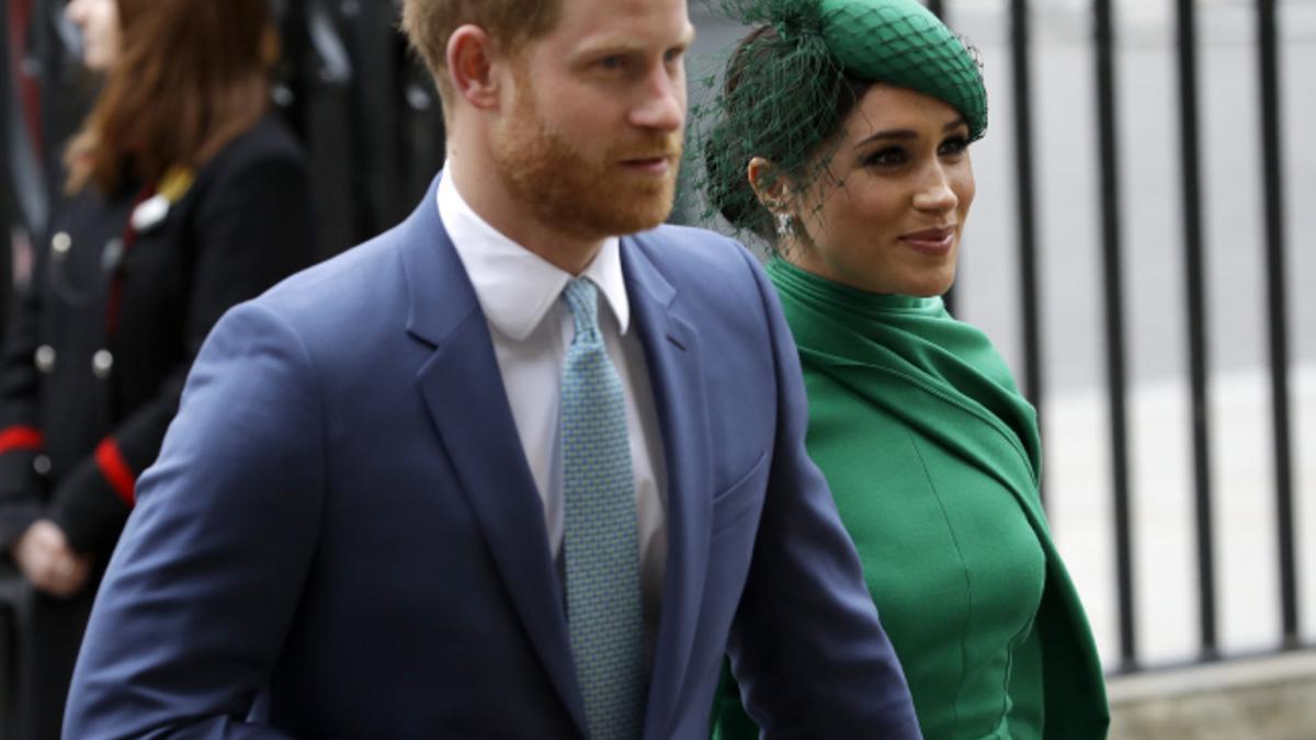El Príncipe Harry se queda en el Reino Unido para trabajar mientras Meghan vuela de regreso a Canadá