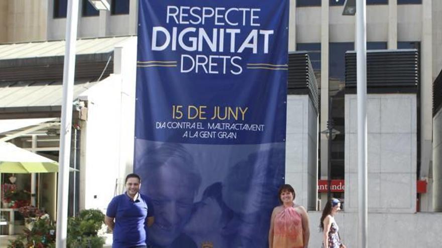 Día Mundial de la Toma de Conciencia del Abuso en la Vejez en la plaza Santa Clara.