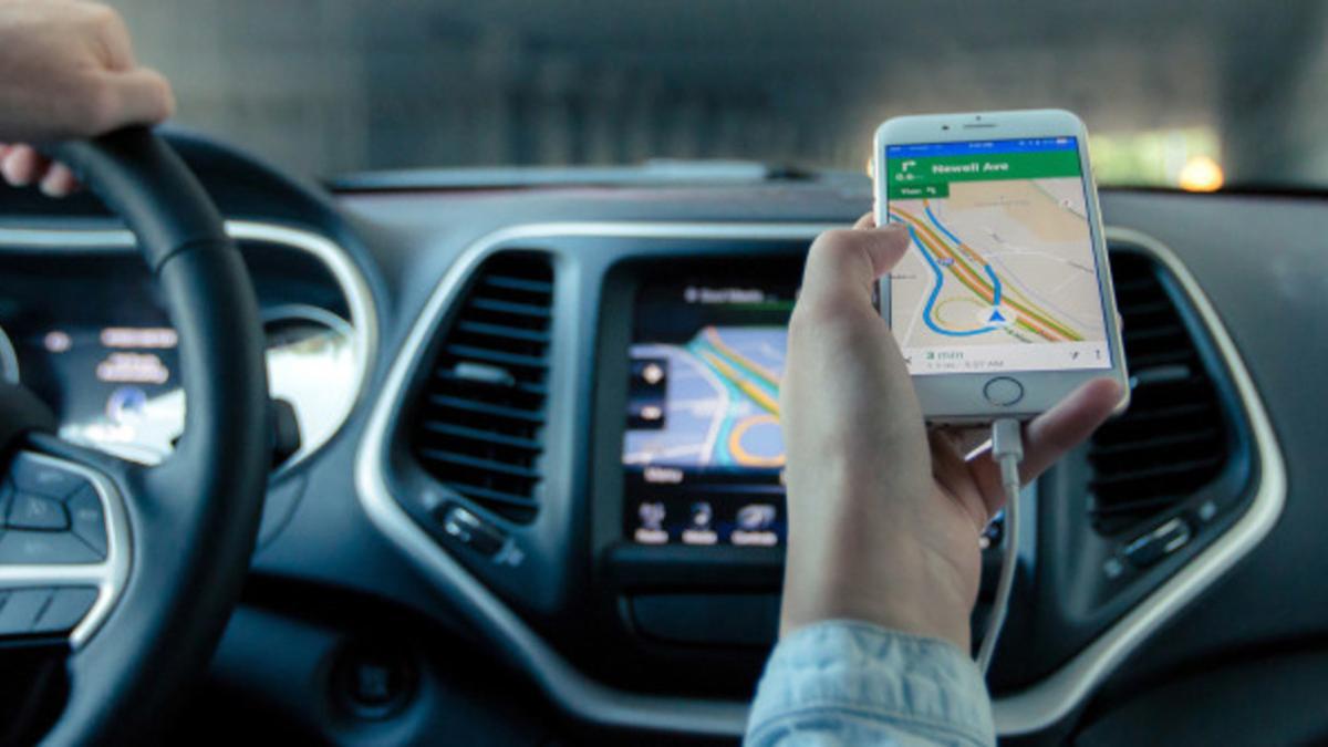 sat-nav-smartphone-670x335