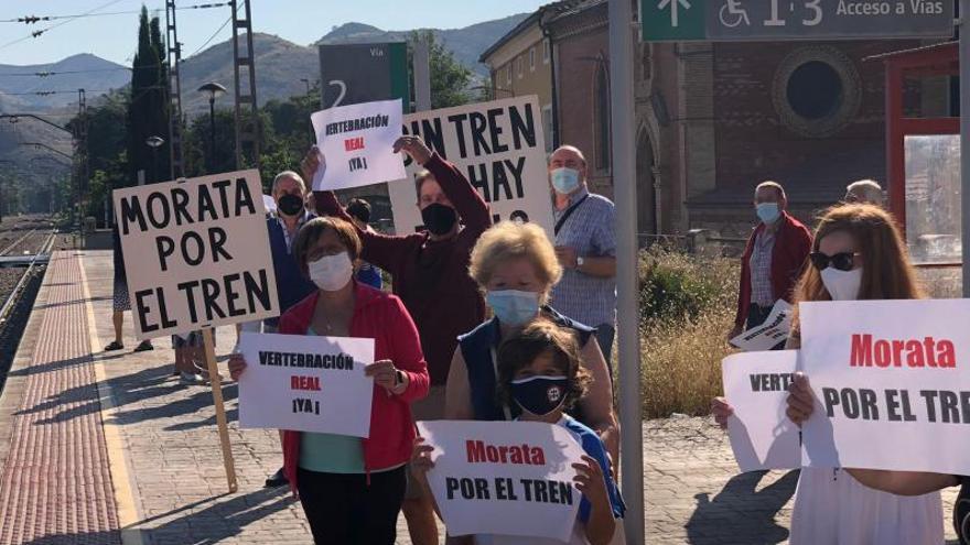 La protesta llevada a cabo ayer en Morata de Jalón. | EL PERIÓDICO