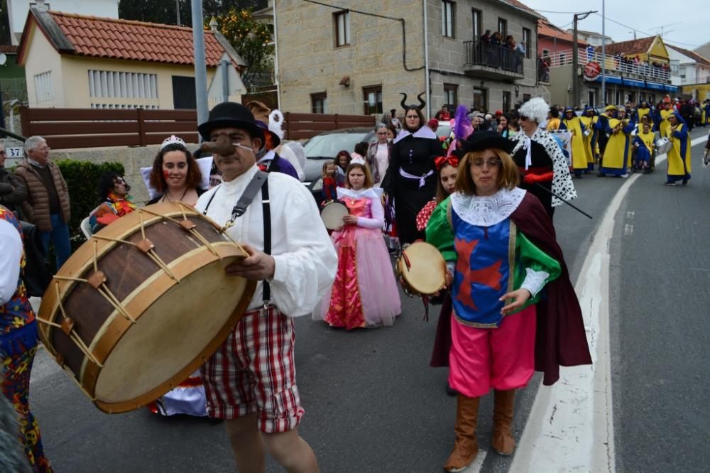 Aldán y Moaña celebran el final del Carnaval. // G. Núñez