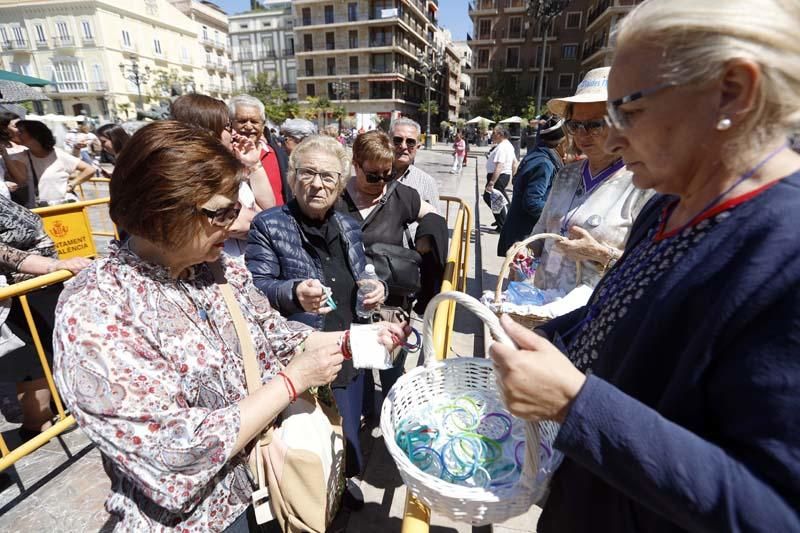 Besamanos en la Plaza de la Virgen