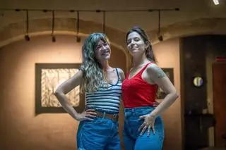 ¿Adivinas qué canción es? Las signantes del concierto de Bad Gyal en el Share interpretan un tema en lengua de signos para EL PERIÓDICO