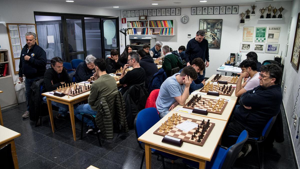 Encontre de la temporada passada al local de l'Escacs Catalònia, de l'Ateneu les Bases