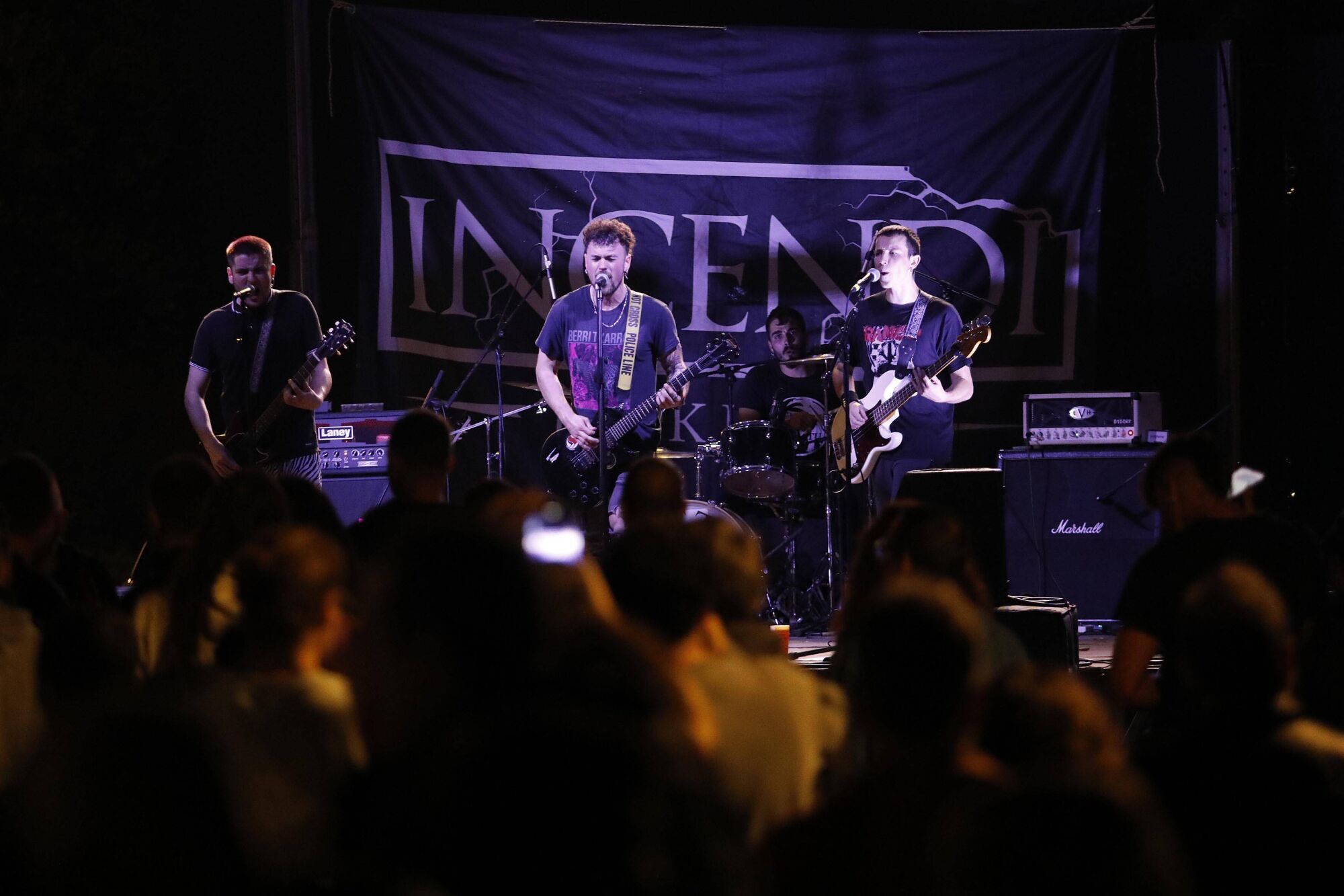 Girona. Plaça Sant Pere. 13e Sant Pere Rock. Concert Incendi Punk Rock.