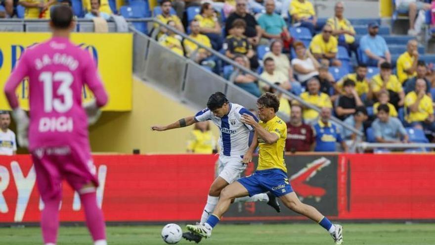 Punto de pico, pala, patadas y San Churripi para la UD Las Palmas