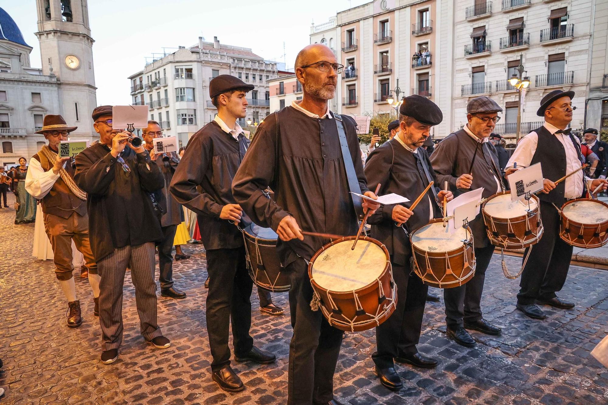 Inicio de la Feria Modernista de Alcoy 2025