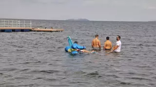 Aumenta el horario del baño asistido en tres playas de Cartagena