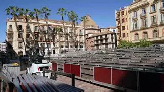 La Agrupación ya monta la Tribuna Principal de la plaza de la Constitución