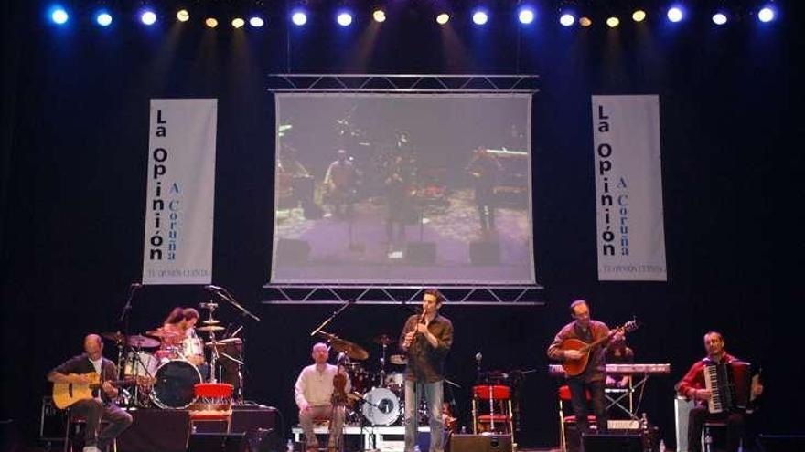 Estivo tocando en dúas galas