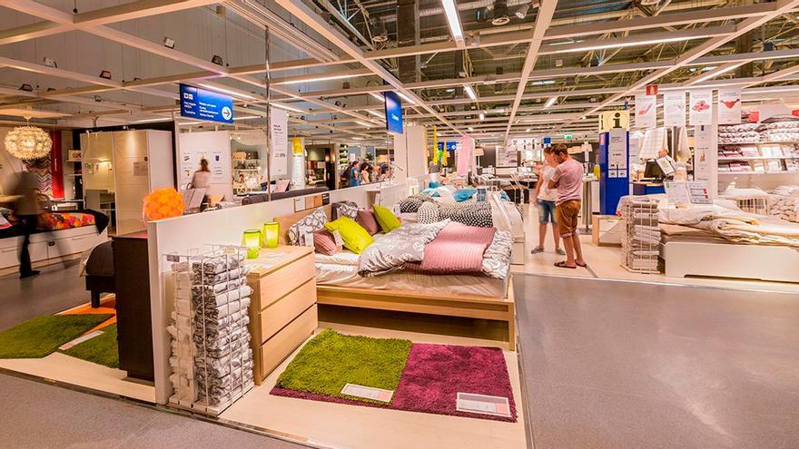 Adiós al armario: el espejo triple de Ikea que se adapta a cualquier habitación