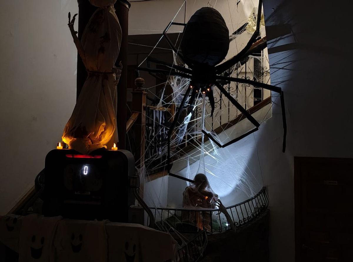 Las casas de Encinacorba se adornaron y ambientaron para la noche de difuntos. | SERVICIO ESPECIAL