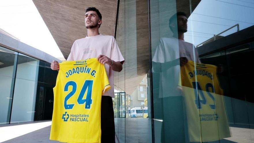 Cádiz CF’s Canarian Talent Reflects on Rise to Professional Football