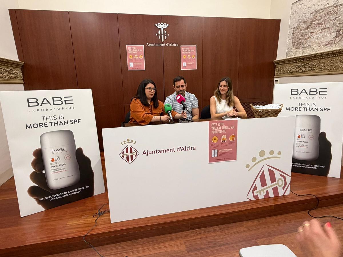 Un momento durante la rueda de prensa de presentación de la campaña para fomentar el uso de la protección solar.