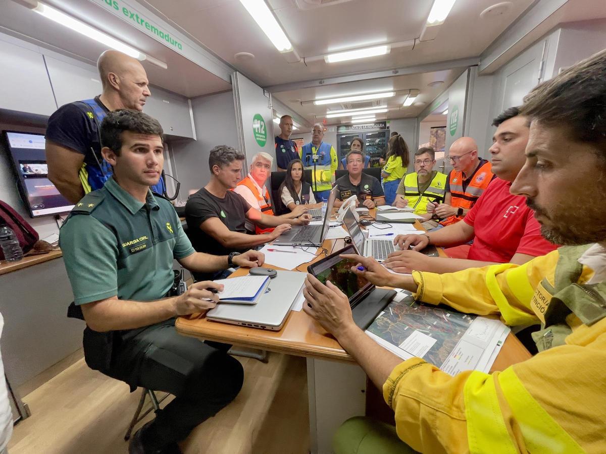 Fernando Manzano, en el Cecopi que ha dado por estabilizado el incendio de Las Hurdes