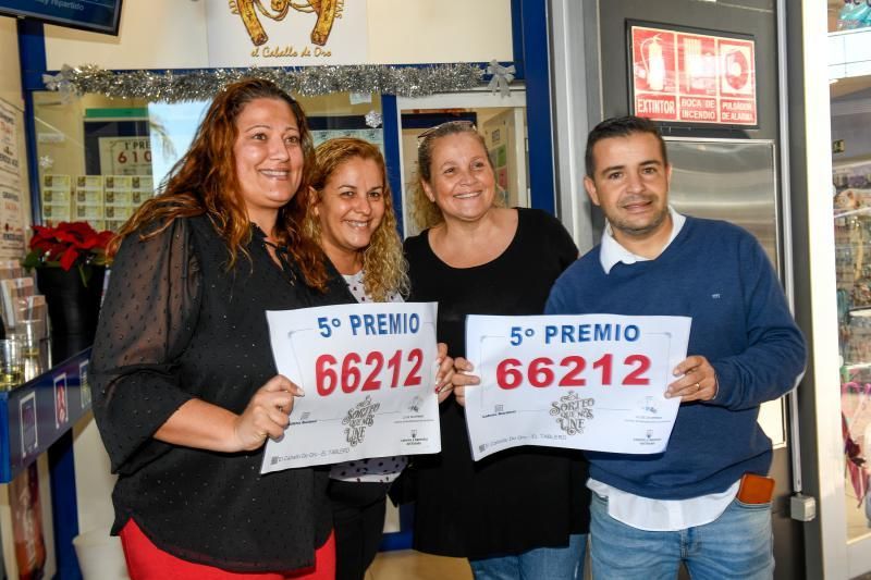 22-12-19  GRAN CANARIA. ZONA SUR. SAN BARTOLOME DE TIRAJANA. Seguimiento de la Loteria de Navidad en la Zona Sur, en la foto la Administracion de Loteria del Centro Comercial El Tablero que dio un 5º Premio. Fotos: Juan Castro.  | 22/12/2019 | Fotógrafo: Juan Carlos Castro