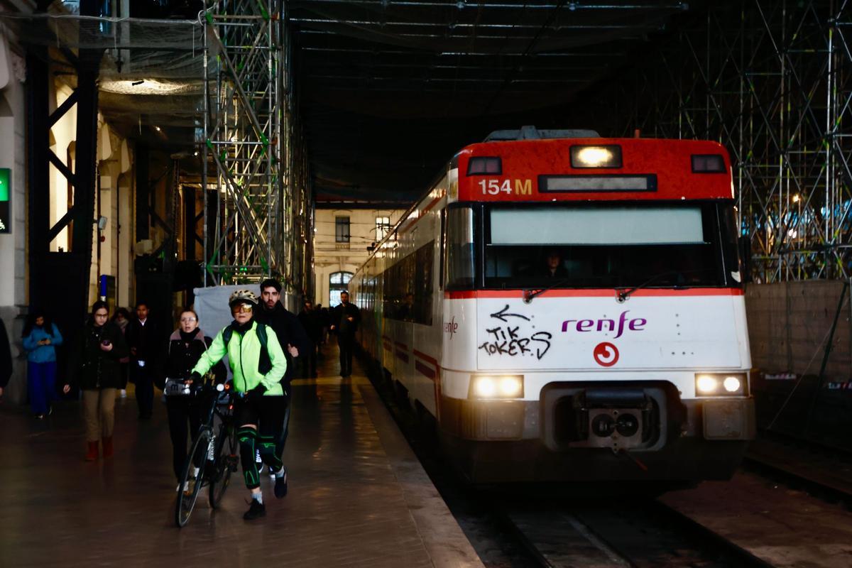 Primera jornada de la huelga de maquinistas en València