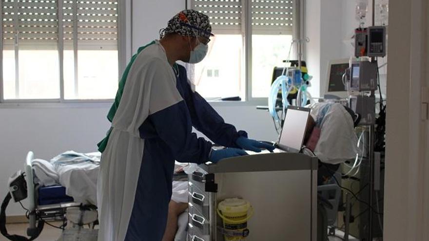 Interior d&#039;una habitació de l&#039;Hospital Josep Trueta de Girona