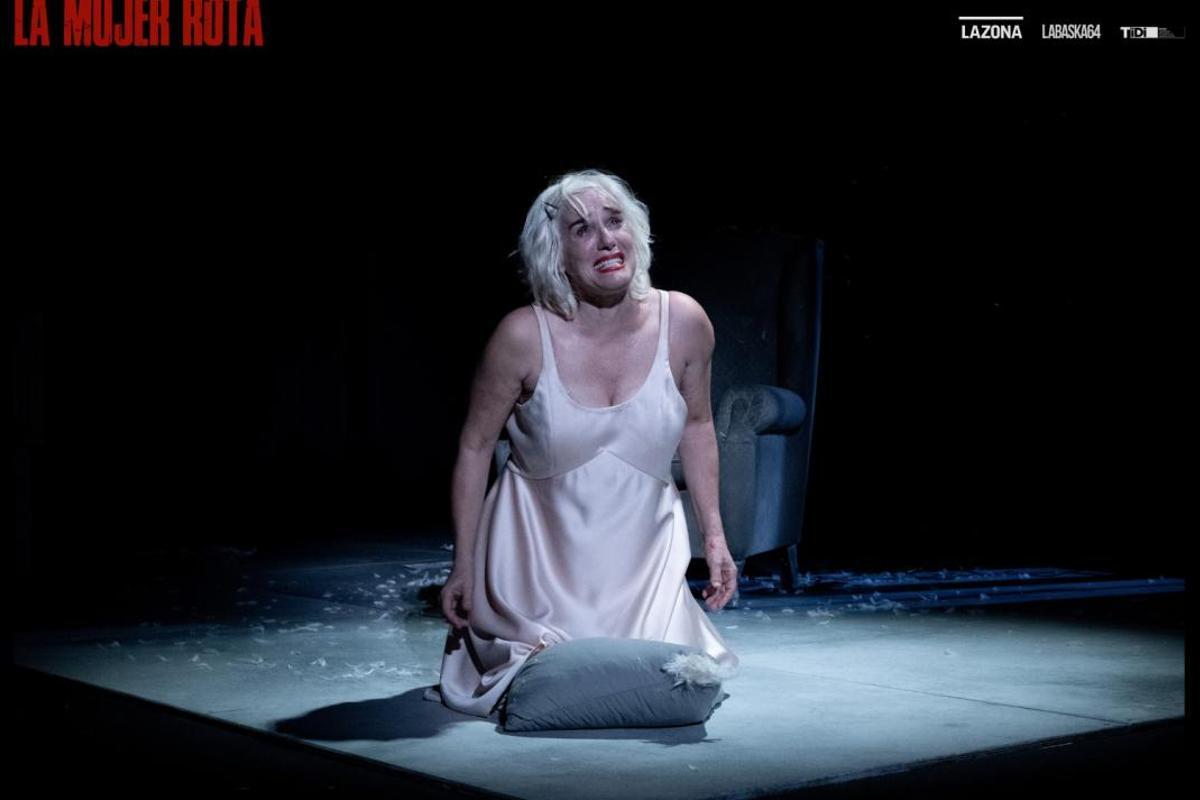 Anabel Alonso durante un momento de la obra 'La mujer rota'