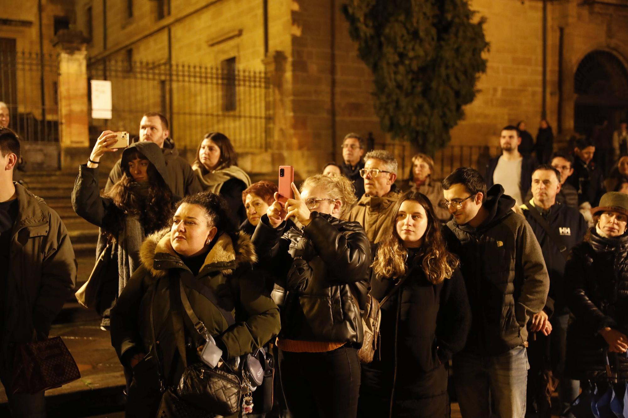 En imágenes | Procesión del Silencio por la calles de Oviedo