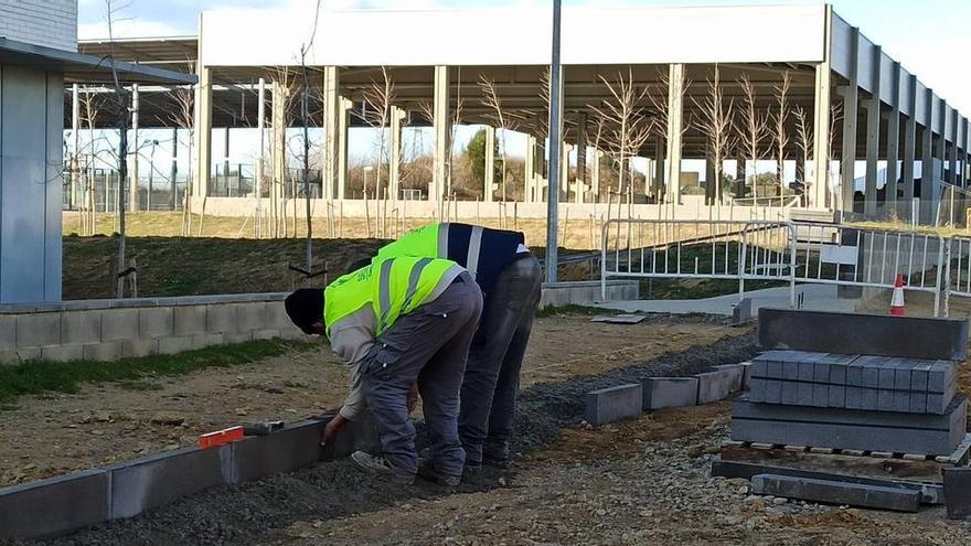 Imatge de l&#039;obra per ampliar el carril bici.