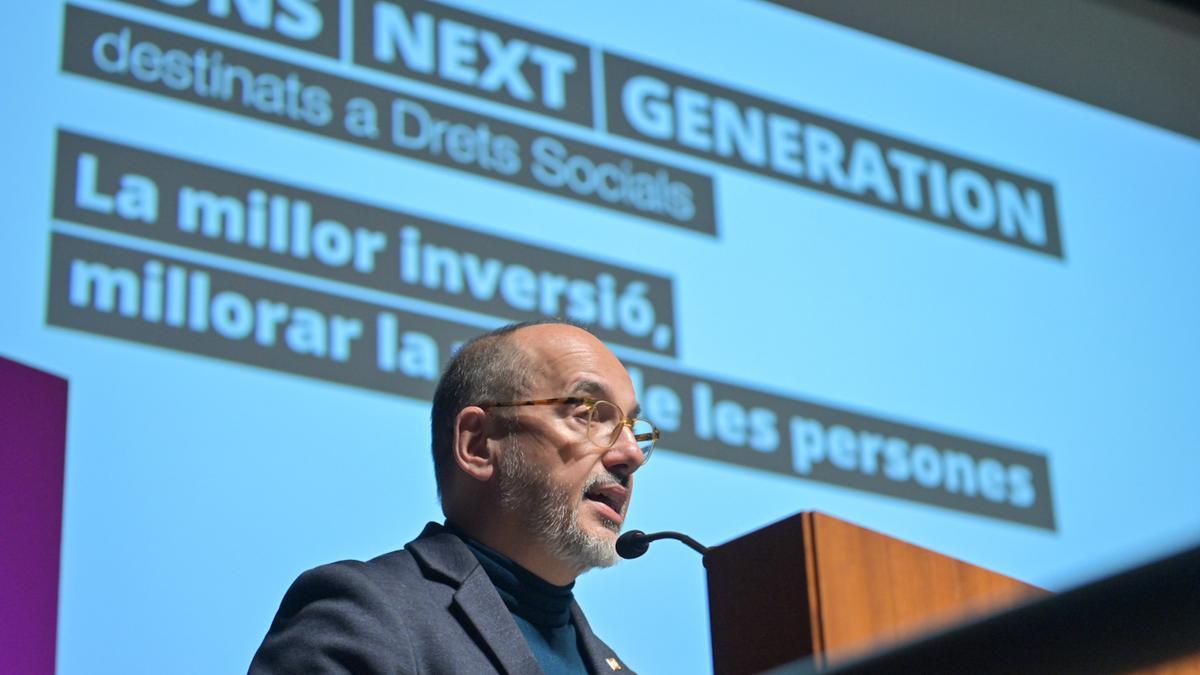 El conseller Campuzano detalla la inversió social del Govern amb Next Generation EU a la vegueria de Girona.