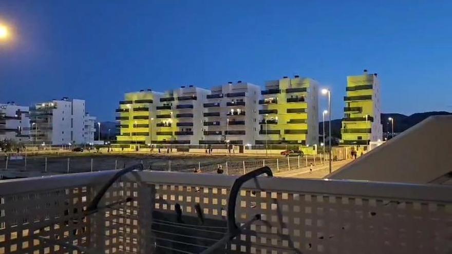 Vecinos de la playa de Oliva denuncian el impacto acústico y lumínico del festival