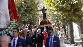 Artime llama a "conservar la fe y la devoción" al Cristo de Candás en una multitudinaria jornada festiva