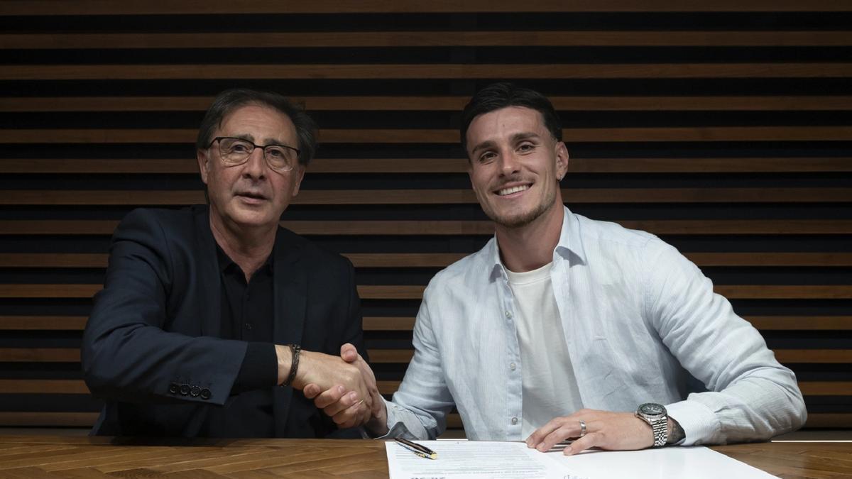 Murillo, junto a Loren Juarros, seguirá en el Málaga CF hasta 2029.