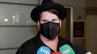 Lucas vuelve con su nueva nariz de Turquía montando el show: "Se han dicho muchas mentiras"