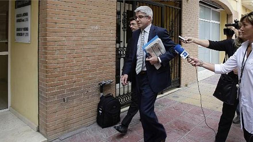 Jaraba a su llegada al juzgado de Paterna para declarar por los presuntos abusos de Vicente Sanz a tres periodistas de C9.