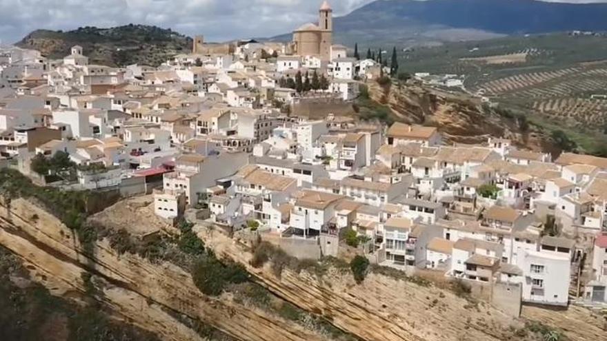 Jesús Calleja muestra las primeras imágenes de &#039;Volando voy&#039; en la Subbética cordobesa