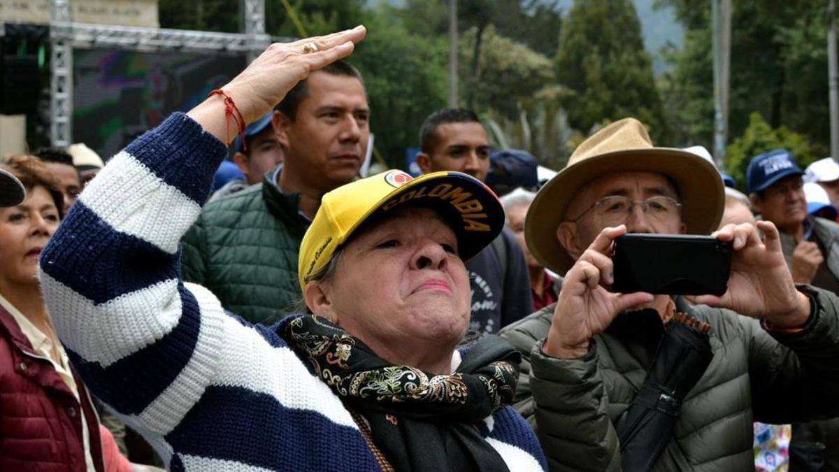 Simpatizantes de Uribe a las puertas del Supremo.