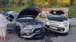 Siete heridos en una colisión entre dos coches en Lousame