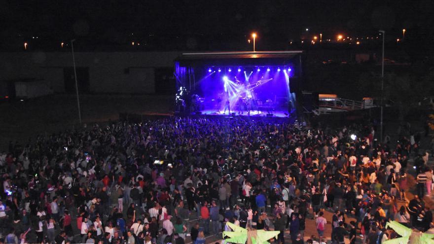 Concert de Buhos en el marc de la Festa Major del municipi.