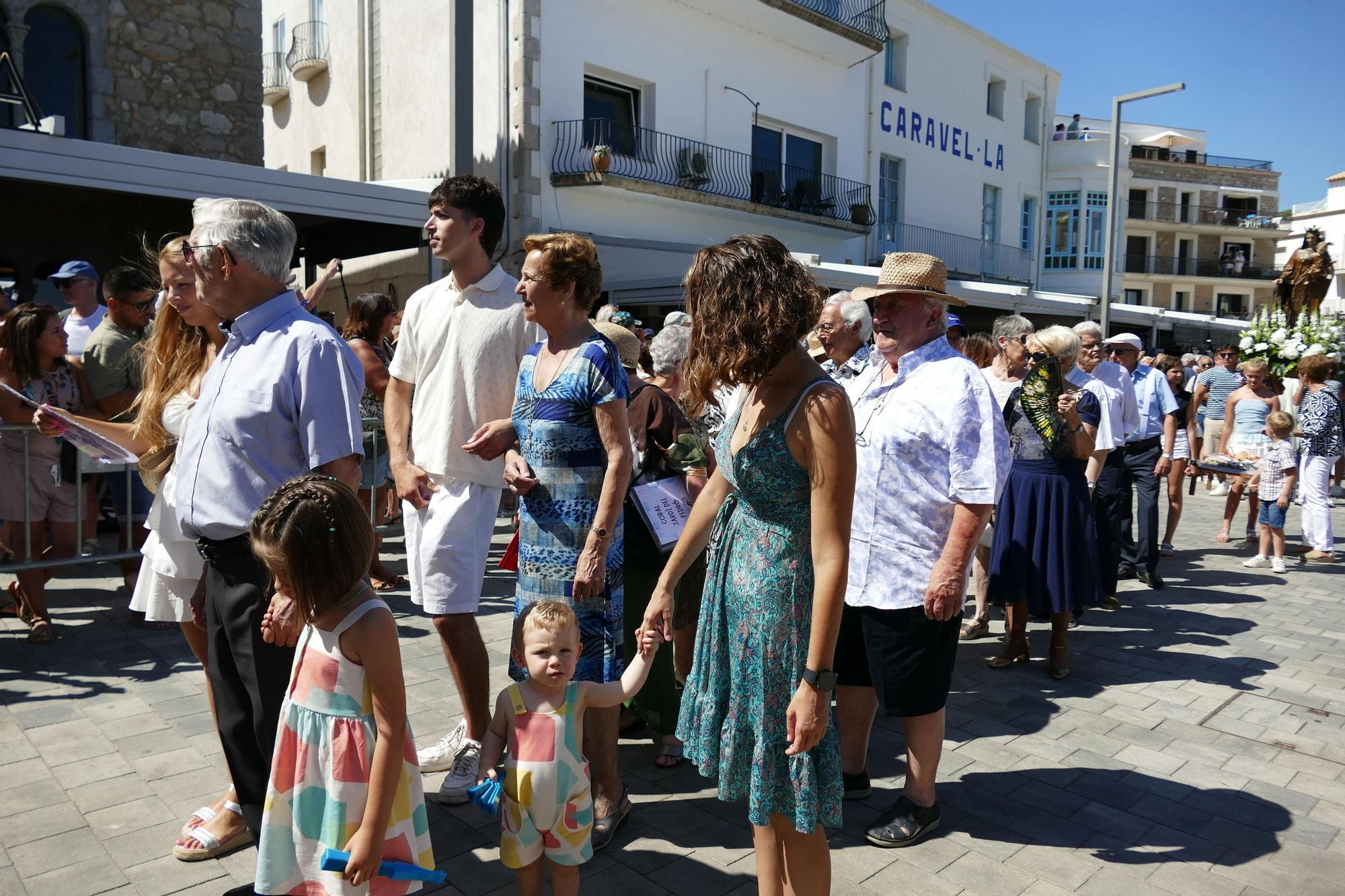 L'Escala commemora la Festa del Carme amb un sentit homenatge a les persones grans i a les seves arrels marineres