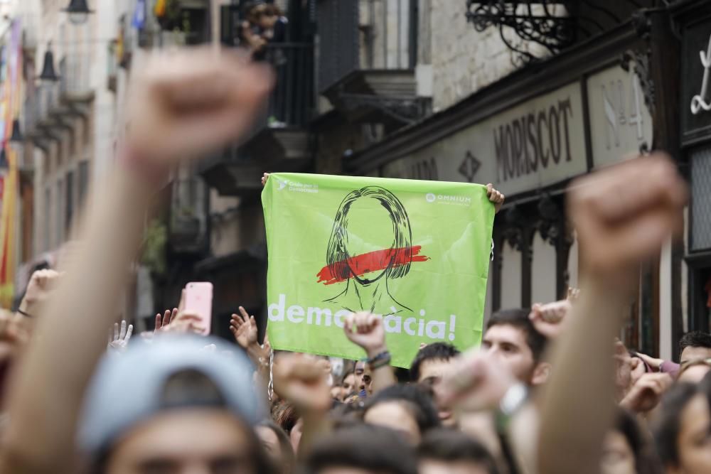 Concentració davant de la subdelegació del govern espanyol a Girona