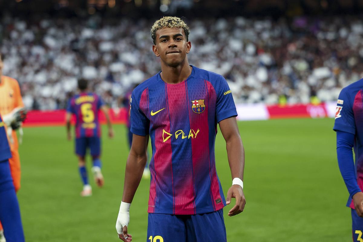 Lamine Yamal durante el Real Madrid-Barça de LaLiga 2025/26