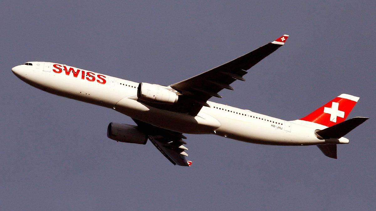 Un Airbus A330 de Swiss despega del aeropuerto de Zúrich