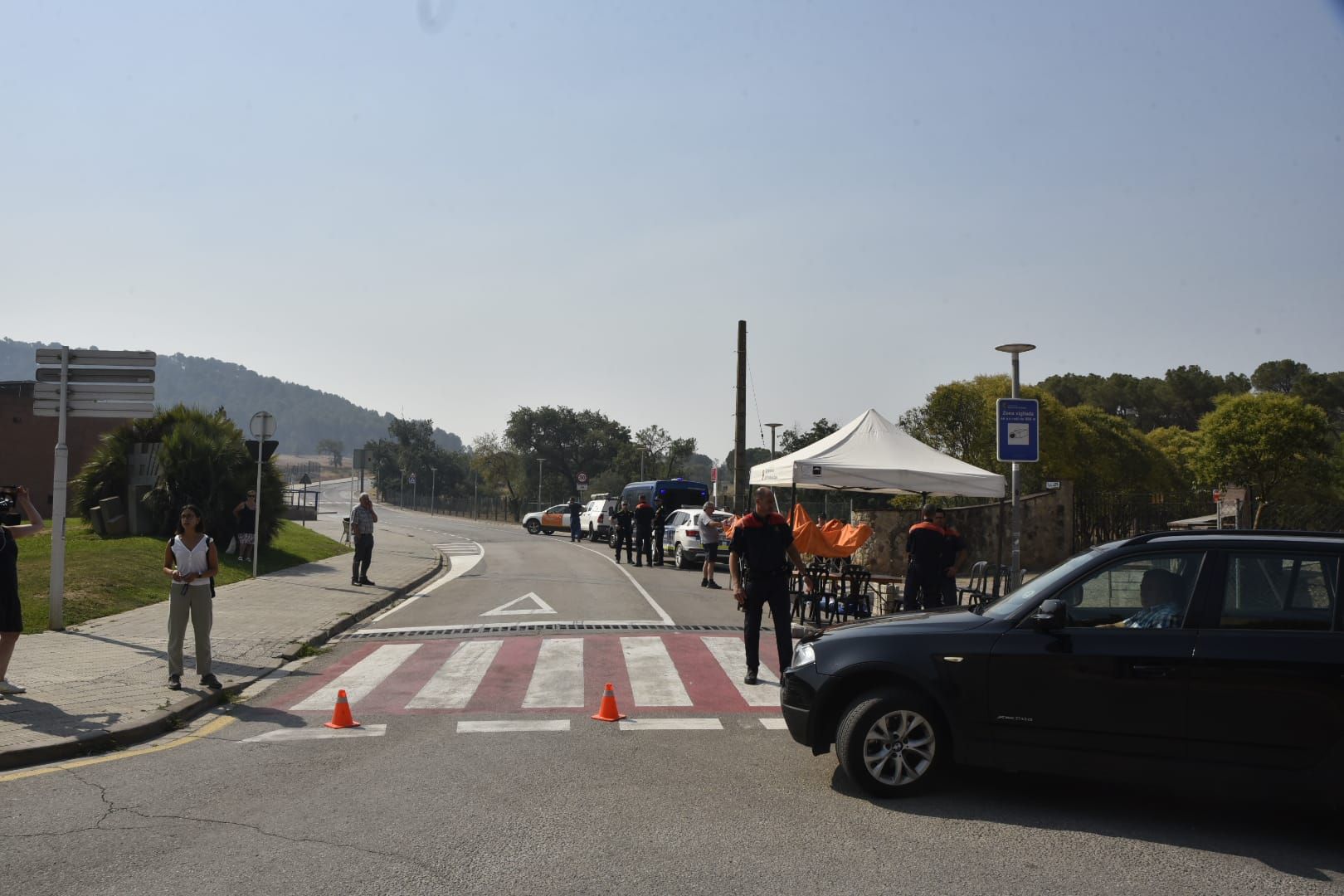 Accessos tallats a la urbanització de Les Brucardes, a Sant Fruitós de Bages, aquest dilluns