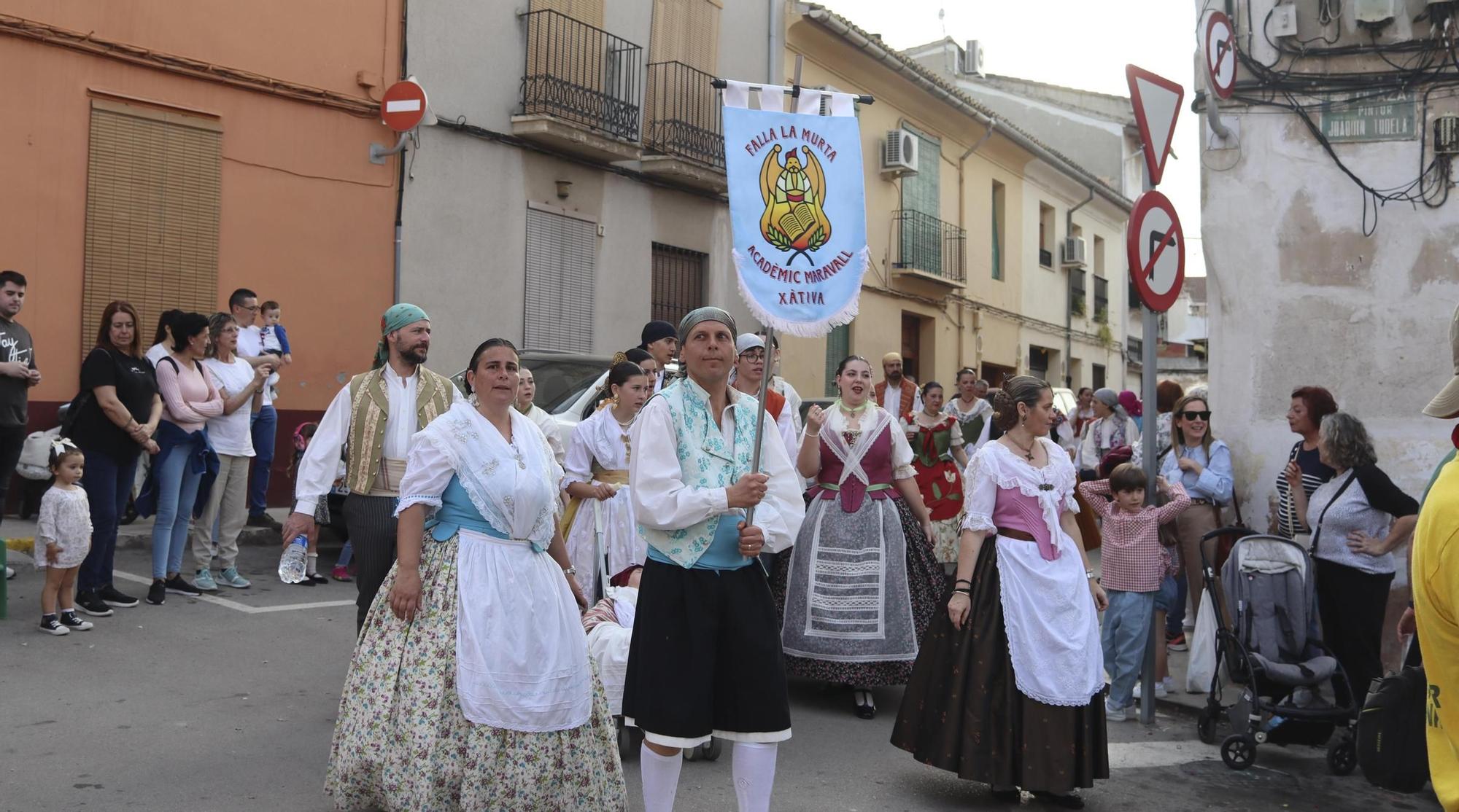 La tradicional visita a las fallas de Xàtiva en imágenes