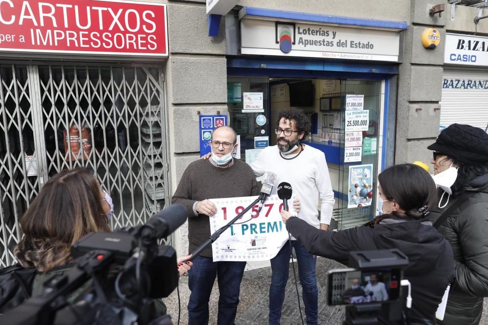 L'Administració Merche de Girona reparteix part del primer premi de la Loteria del Nen