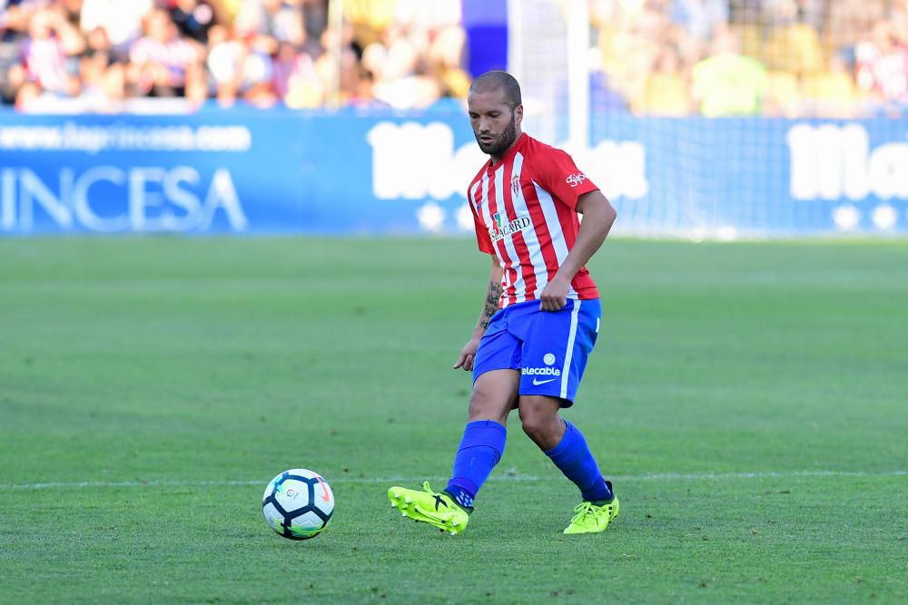 El partido entre el Alcorcón y el Sporting, en imágenes