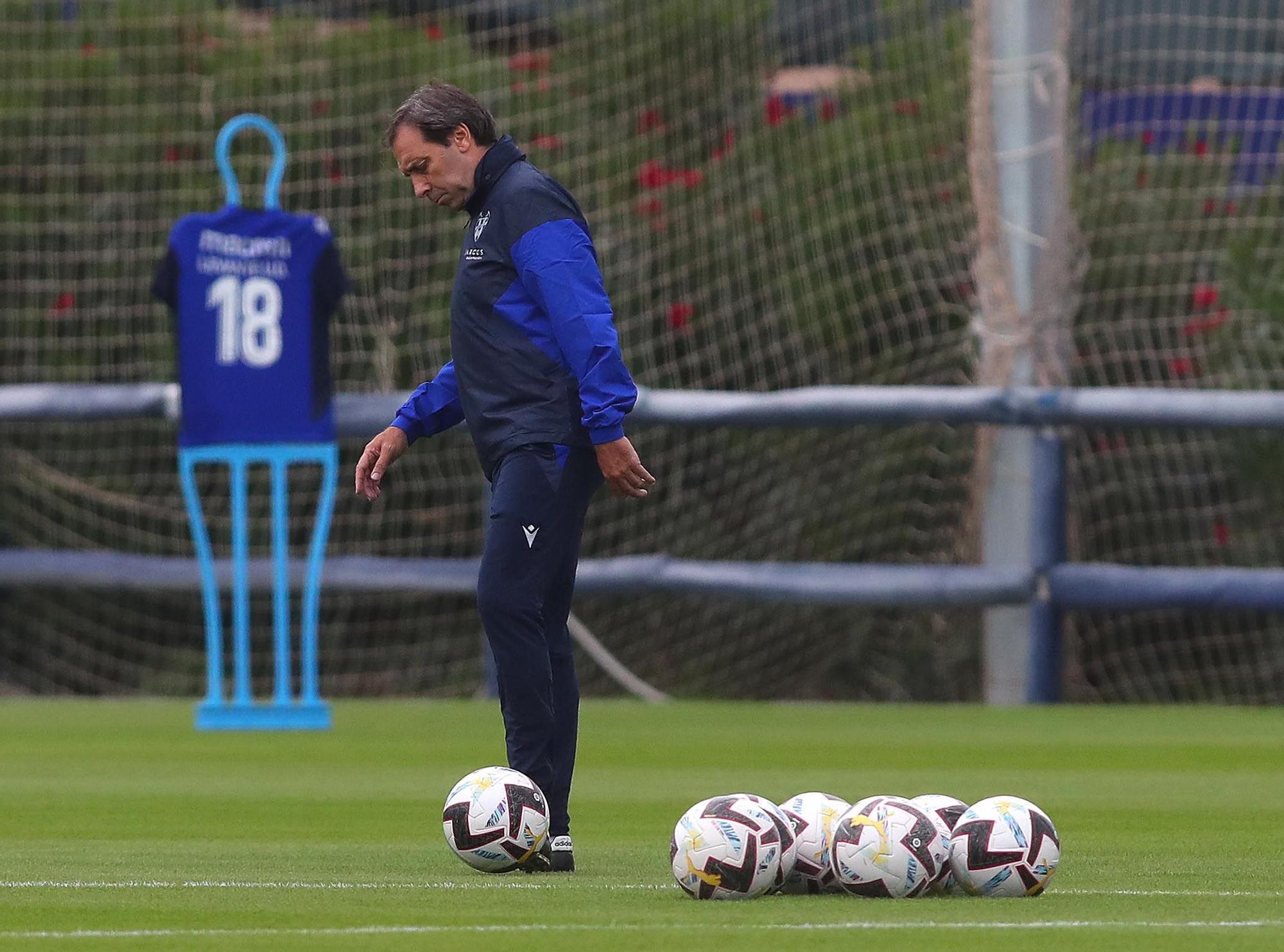 Primer entrenamiento de Felipe Miñambres con el Levante UD