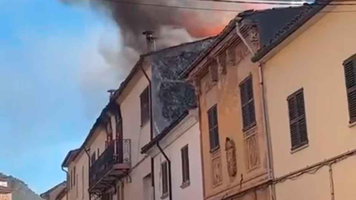 Schwerer Brand in Pollença - Bäckerei Can Xim geht in Flammen auf