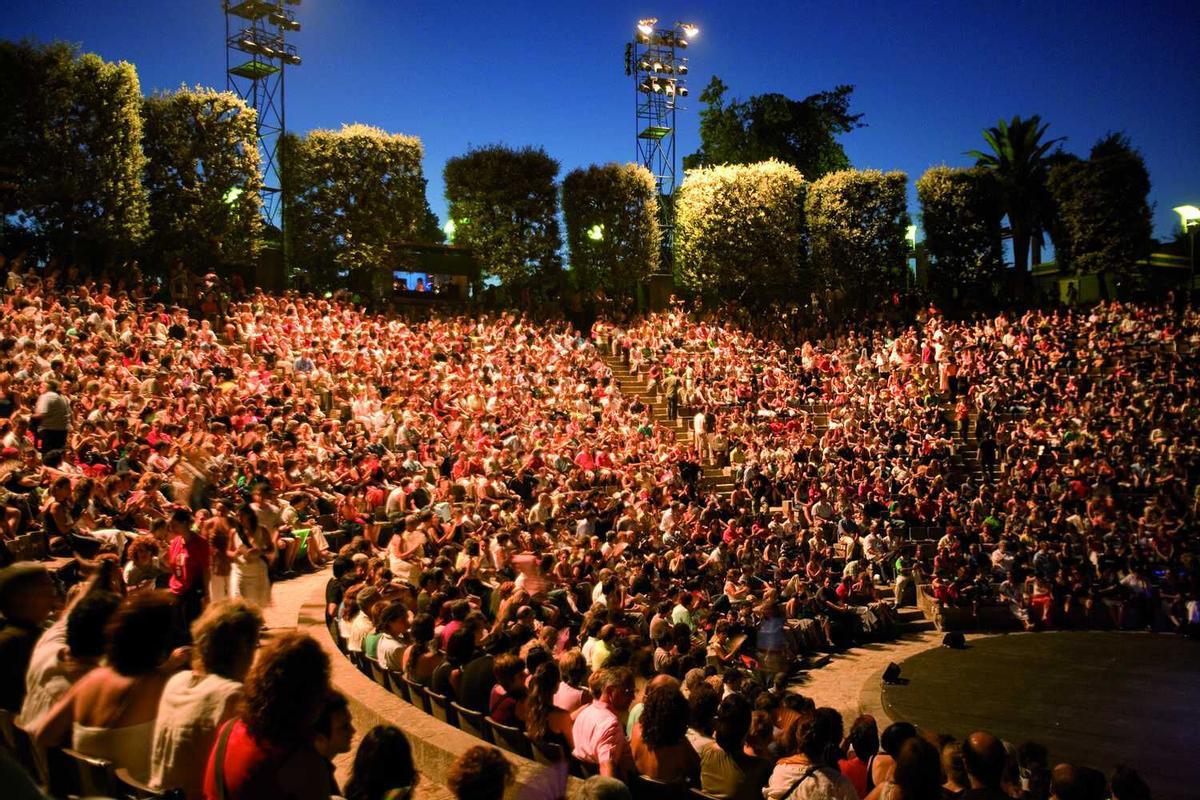 Una noche con el Teatre Grec a rebosar, en 2013.