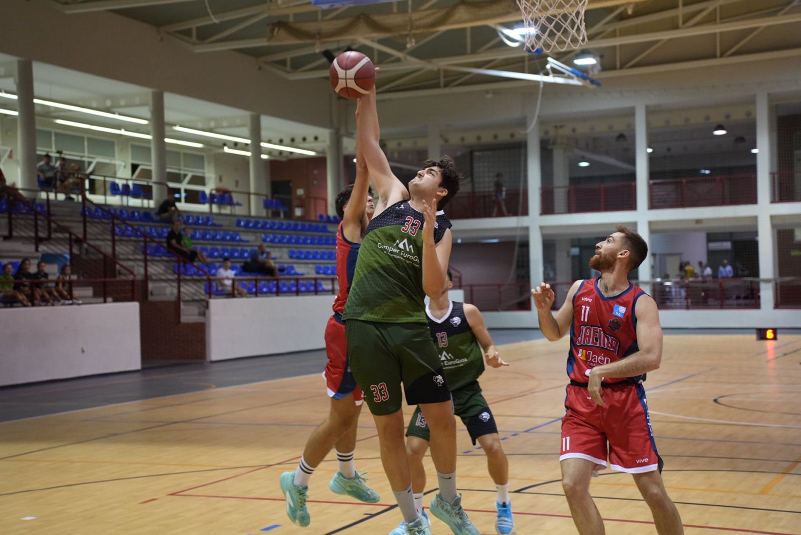 El partido del UCB Córdoba ante el Jaén, en imágenes