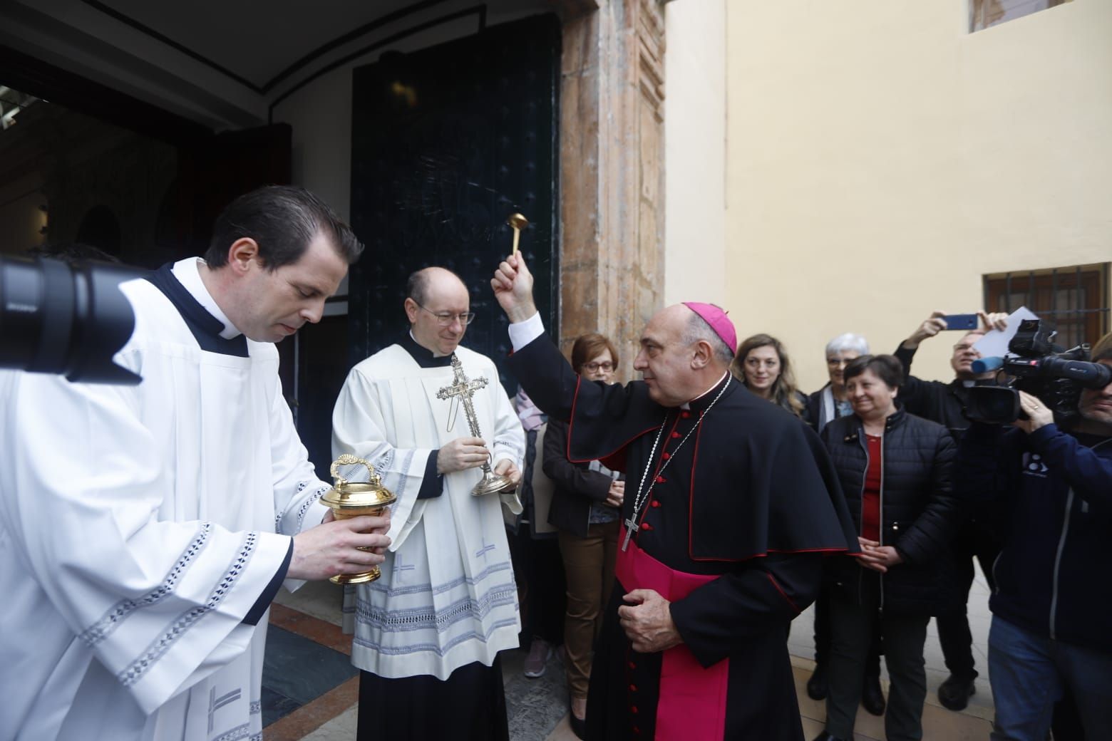 Las primeras imágenes te la entrada del nuevo Arzobispo de València a la diocésis