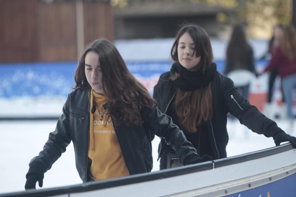 Pista de hielo y tiovivo en la Plaza del Ayuntamiento