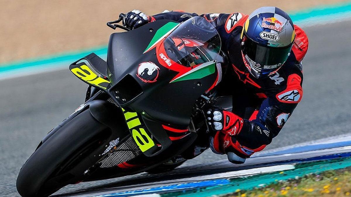 Dovizioso, rodando con la Aprilia en Jerez